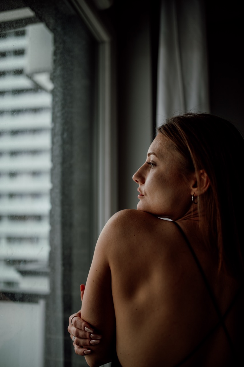 sesja kobieca w domu